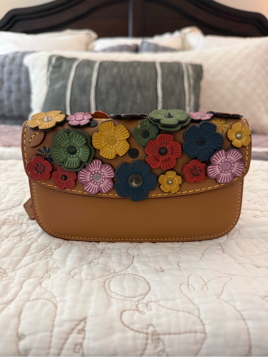 Coach Handbags - EUC Coach 1941 Wristlet Tea Rose Saddle